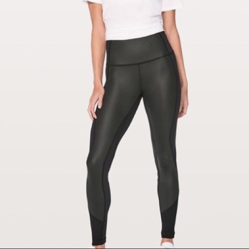 Lululemon Faux Leather Wonder Under Size 6